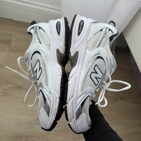 New Balance Gender Inclusive 530 Sneaker in White - Picture 3 of 12